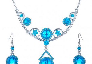 Conjunto de colar e brincos NOVOS - Pituxa Jewelry