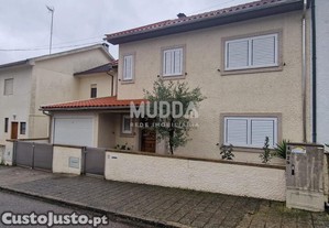 Moradia T6 em bairro familiar - O espa�o perfeito para viver com qualidade