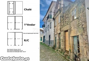 Duas Casas Em Ruinas, Em Banda, 3 Pisos,...