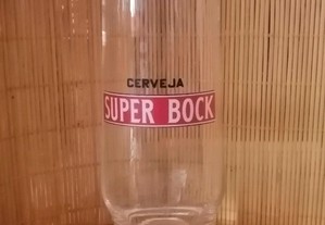 Antigo copo em vidro com a gravação da marca Portuguesa de cerveja Super Bock