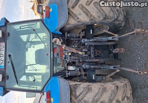 Trator New Holland TM135 Usado, em bom estado com s� 5000 Horas