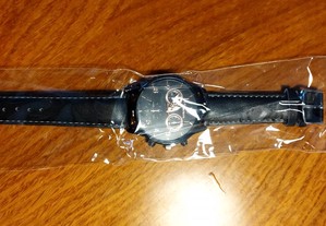 Relógio com bracelete preta