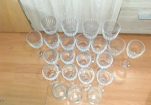 22 copos de cristal e 2 jarros - NOVOS