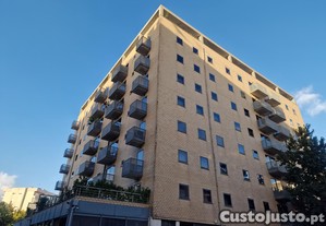 Garagem  Fechada - Rua Faustino Ferrador  Braga