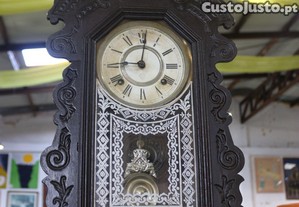 Relógio Antigo a Corda
