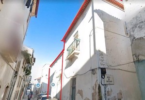 Dois prédios contíguos em plena baixa de Coimbra