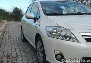 Toyota Auris Hibrido a gasolina - 11