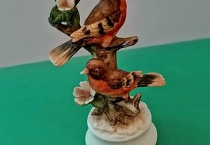 Escultura de pássaros em porcelana biscuit Japan