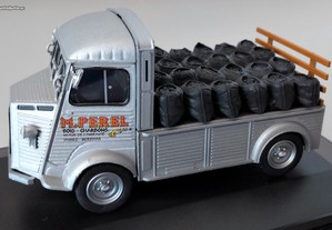 * Miniatura 1:43 Colecção Citroen Type H (1953) Transporte Sacos de Carvão