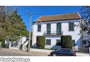 Moradia T6+2 Com Piscina Na Mesquitela Em...
