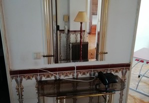 Espelho e mesa