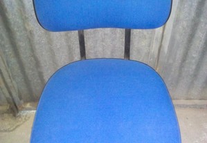 cadeiras de reunião em tecido azul