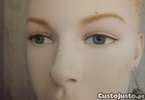 Manequim completo feminino
