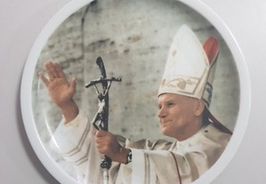 Prato alusiva à visita do Papa João Paulo II a Portugal.