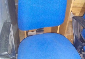 cadeiras de secretária com rodas e braços cor azul