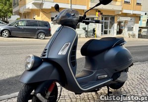Vespa GTS Super
