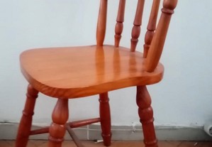 cadeira dos anos 90, em madeira