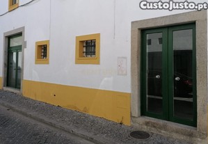 Para / Comercio E Servios No Centro Histrico De vora  