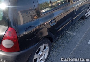 Renault Clio 1.9D - 98