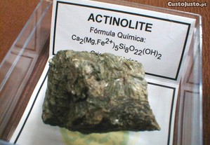 Actinolite 2,5x6x6cm-cx