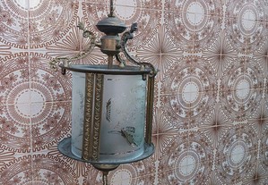 Candeeiro de tres lâmpadas com vidro gravado