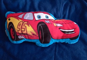 Almofada do Faísca McQueen para criança, em bom estado e com pouco uso