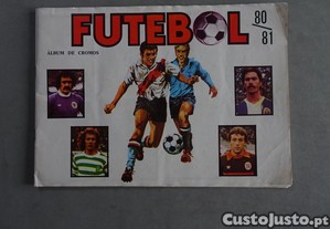 Caderneta de cromos Futebol 80/81 (tem 134 de 192 cromos)