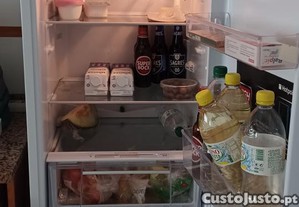 Frigorífico Combinado Ariston Hotpoint BCB-31-AA E usado