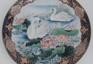 Retro Vintage Antigo Prato 26cm Porcelana Japão Todo Decorado Cisnes