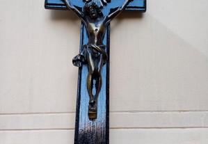 Crucifixo com Jesus Cristo em Bronze Antigo