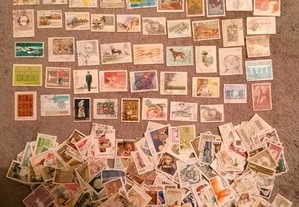 Lote com 318 selos portugueses - anos 50', 60', 70