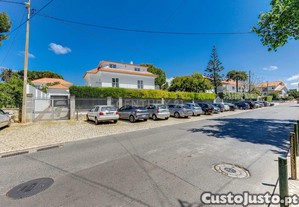 Fantástica Moradia T5 em São João do Estoril   Localização Prime junto à Praia