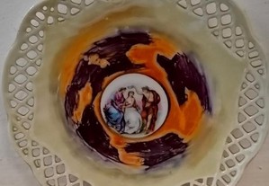 Prato decorativo em porcelana europeia, antigo