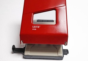Furador Vermelho 40 Folhas Papel Régua Leitz 5138 4mm