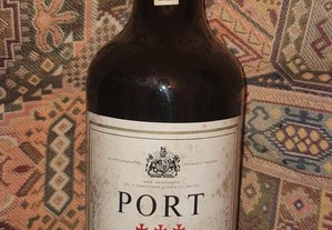 Vinho do Porto Sandeman Port 3 cruzes Ruby - 41 anos - Porto
