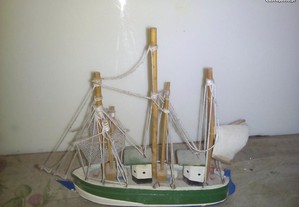 barco de madeira