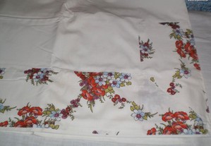 2 Lençóis Brancos de algodão para camas individuais