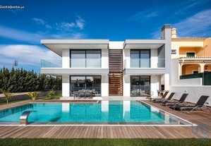 Casa / Villa T4 em Faro de 201,00 m²