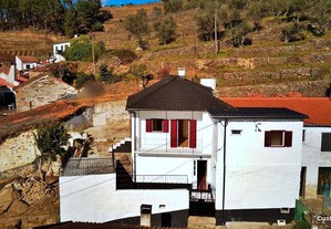 Casa / Villa T2 em Vila Real de 150,00 m²