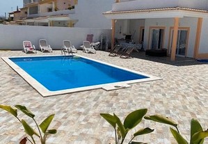 moradia c/piscina privada Armaçao pera/Algarve/ 400metros distancia praia