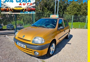 Renault Clio 1.2i 8v 60Cv 190.000km 07/1998