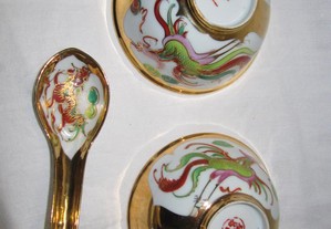 2 Taças e colher porcelana antiga dragão China