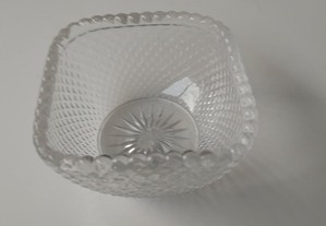 Taça de vidro pequena, decorativa e utilitária