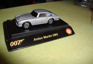 Aston martin miniatura 007