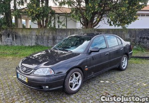 Toyota Avensis 2.0 D4D Sol - 00