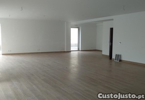 Loja 62m2 no centro de Valadares - Vila Nova de Gaia