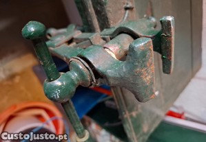 Vendido - Torno de aperto antigo