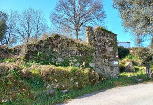 Ruina independente em pedra