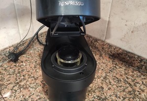 Maquina de café Nespresso vertuo