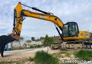 Máquina JCB JS200
